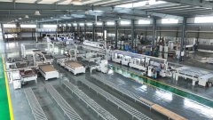 一匹流光的银色绸缎